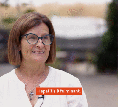 mujer más longeva con un trawsplante hepático hablando sobre hepatitis B.
